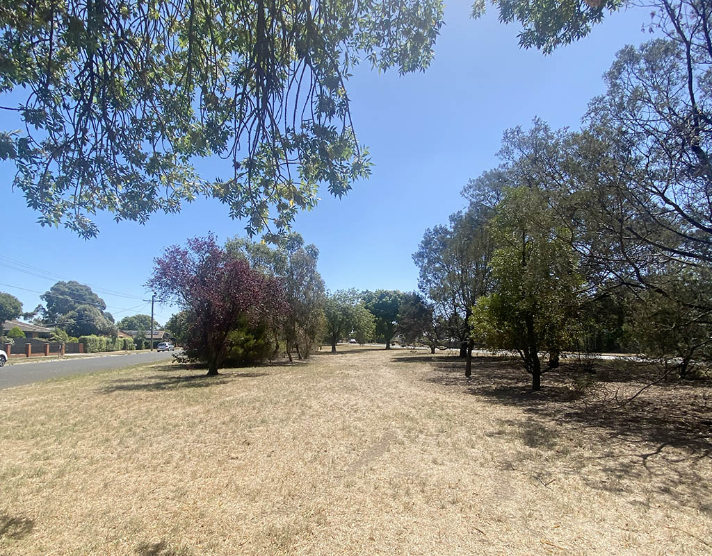 A continuation of the Whitelaw Avenue path, linking Stages 1 and 3 into a single, continuous corridor to strengthen neighbourhood connections and support Ballarat’s active transport network.